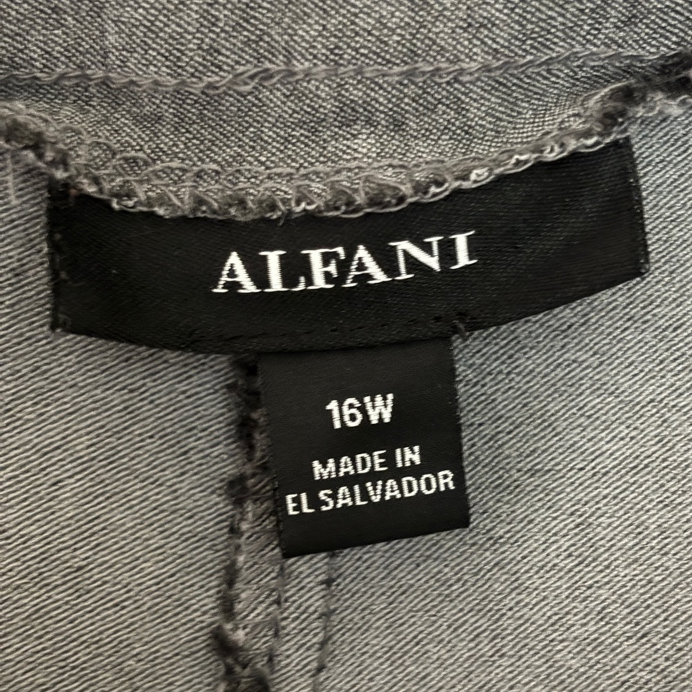 Macy’s Alfani Gray Pull On Capri Pants, Elastic Waist Cropped Slacks Size 16 16W - Picture 5 of 7